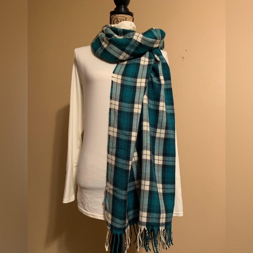 J. CREW Factory Green plaid Oversized Acrylic Fringe Unisex ladies Scarf NWT - Picture 2 of 8